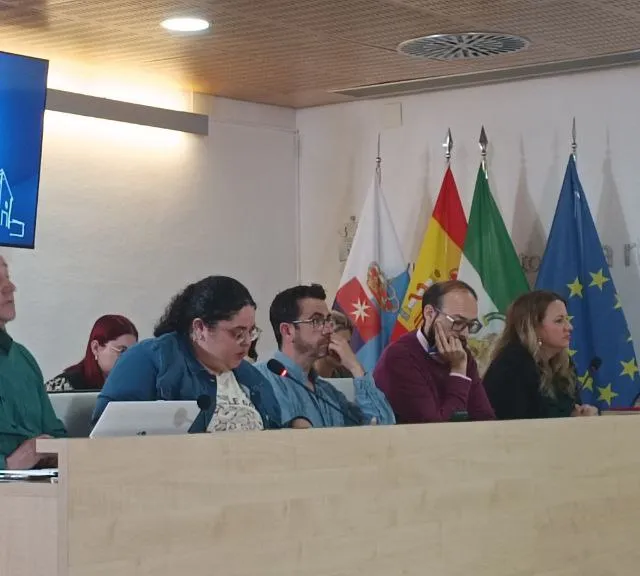 Podemos celebra la aprobación por unanimidad de la moción antifascista en La Rinconada: «una victoria de la democracia»