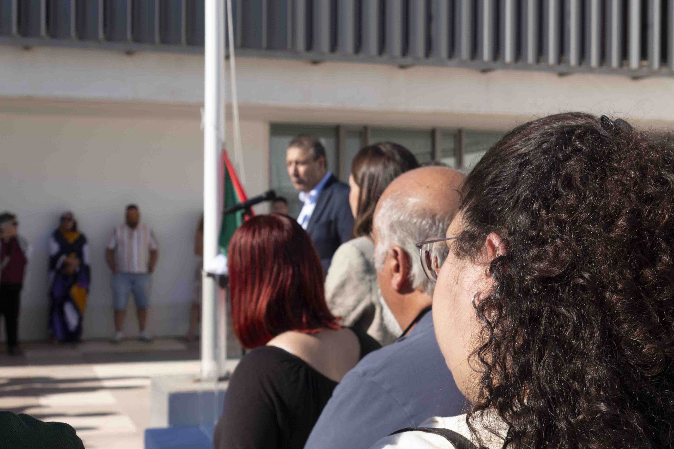 La Rinconada iza la bandera de Palestina y expresa su solidaridad con las víctimas del genocidio en Gaza